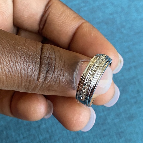 warranty on rings,. Rings can be resize,cleaned and get diamond replaced . - Picture 5 of 10